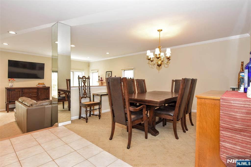 227 Westervelt Lane Mahwah, NJ 07430 - Photo 15 of 48