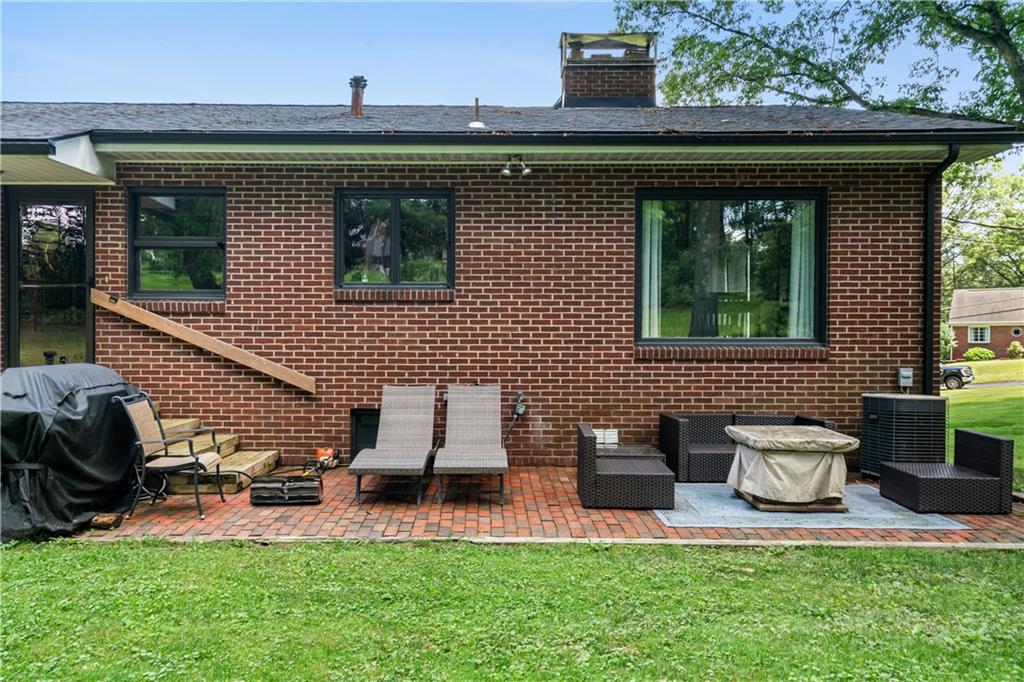 3716 Grove Road Gibsonia, PA 15044 - Photo 4 of 26 Gallery Image 4