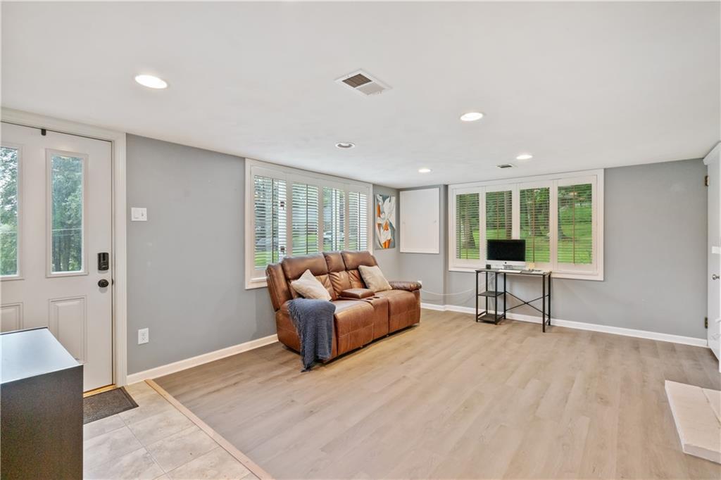 3716 Grove Road Gibsonia, PA 15044 - Photo 9 of 26 Gallery Image 9