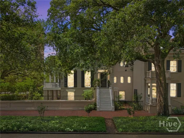 $3,800 | 224 East Jones Lane, Unit GARDEN, Savannah, GA 31401