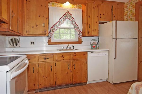17 Foster Road Burlington, MA 01803 - Photo 11 of 25 Gallery Image 11