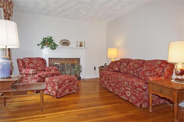 17 Foster Road Burlington, MA 01803 - Photo 10 of 25 Gallery Image 10