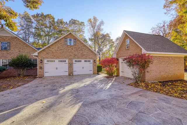 $615,777 | 316 Whitfield Lane, Boiling Springs, SC 29316