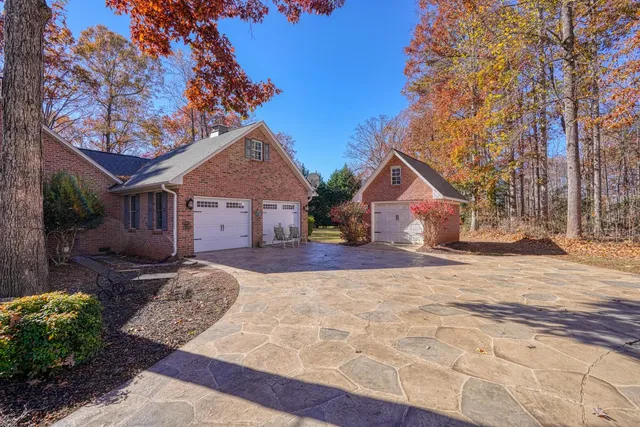 $615,777 | 316 Whitfield Lane, Boiling Springs, SC 29316