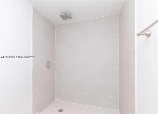 $1,570 | 13499 Biscayne Boulevard, Unit 912, North Miami, FL 33181