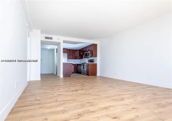 $1,570 | 13499 Biscayne Boulevard, Unit 912, North Miami, FL 33181