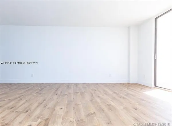 $1,570 | 13499 Biscayne Boulevard, Unit 912, North Miami, FL 33181