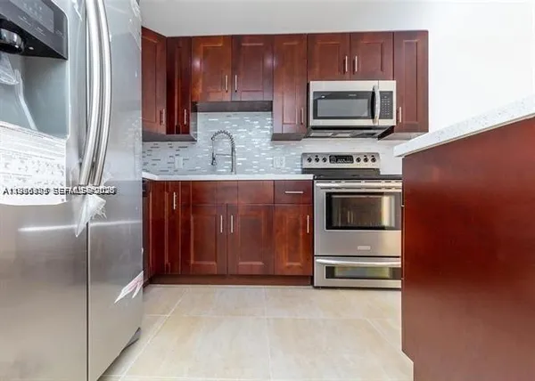 $1,570 | 13499 Biscayne Boulevard, Unit 912, North Miami, FL 33181