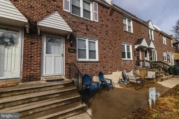 $215,000 | 651 Magnolia Avenue, Glenolden, PA 19036