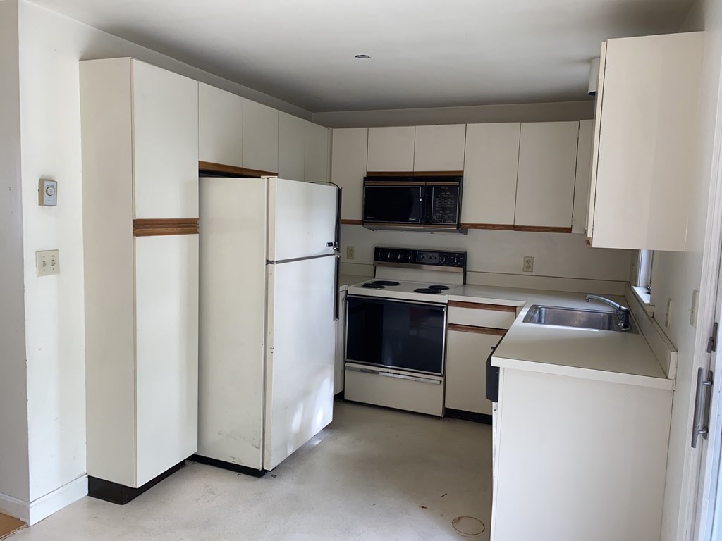 53 Victoria Heights Road, Unit 53 Boston, MA 02136 - Photo 12 of 33 Gallery Image 12