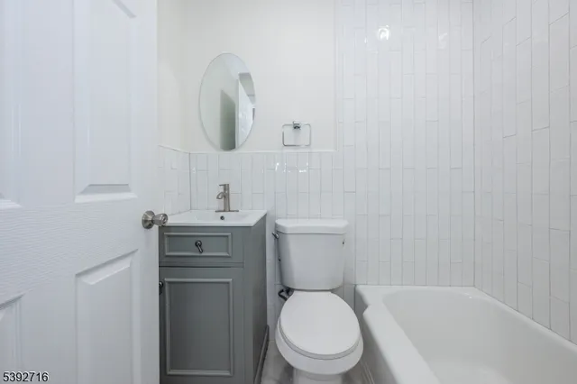 $2,650 | 4 Fowler Street, Unit 1, Franklin, NJ 07416