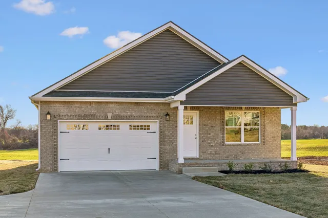 $269,900 | 357 Hugh Hunter Road, Oak Grove, KY 42262