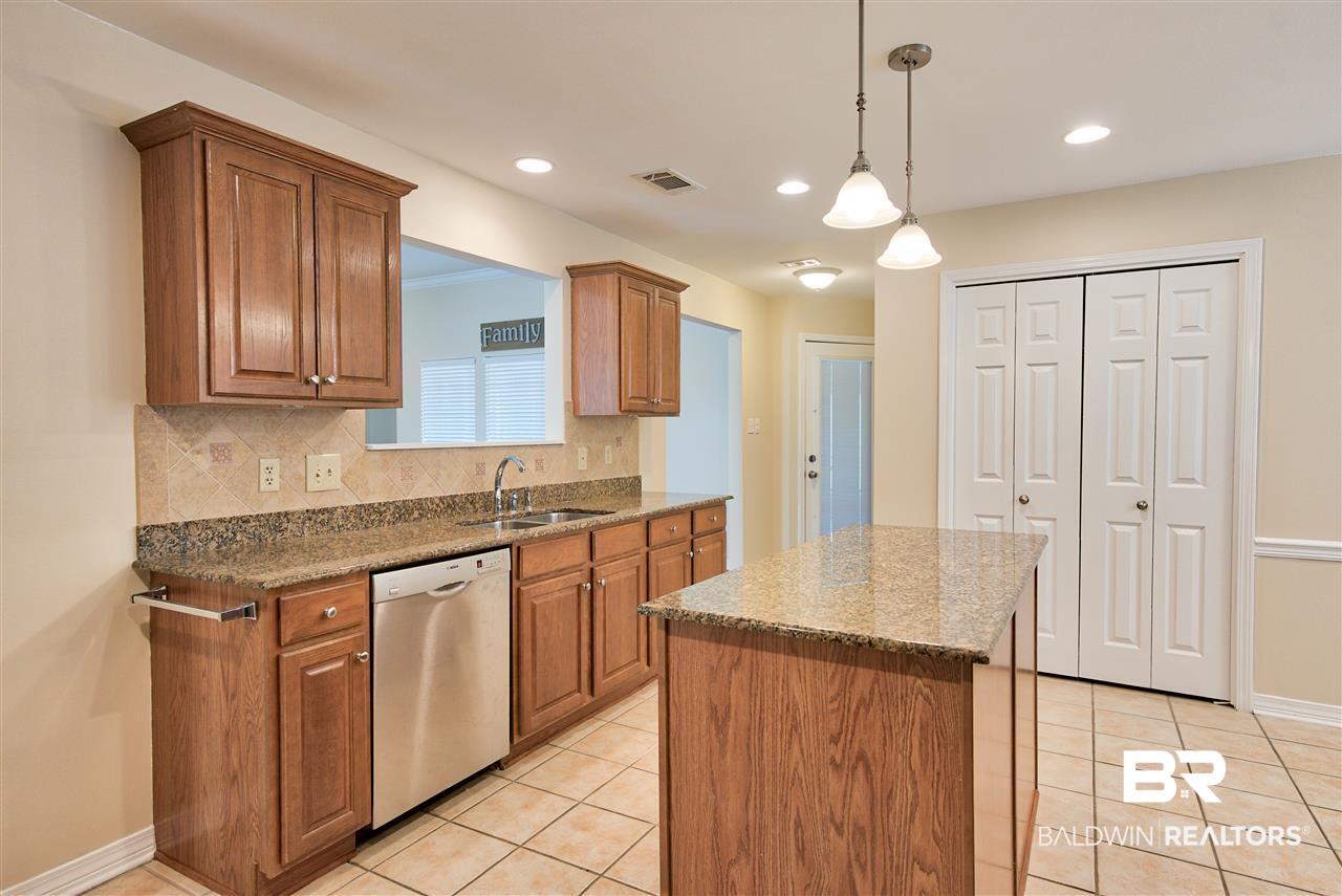 25525 Overlook Drive Loxley, AL 36551 - Photo 11 of 37 kitchen island