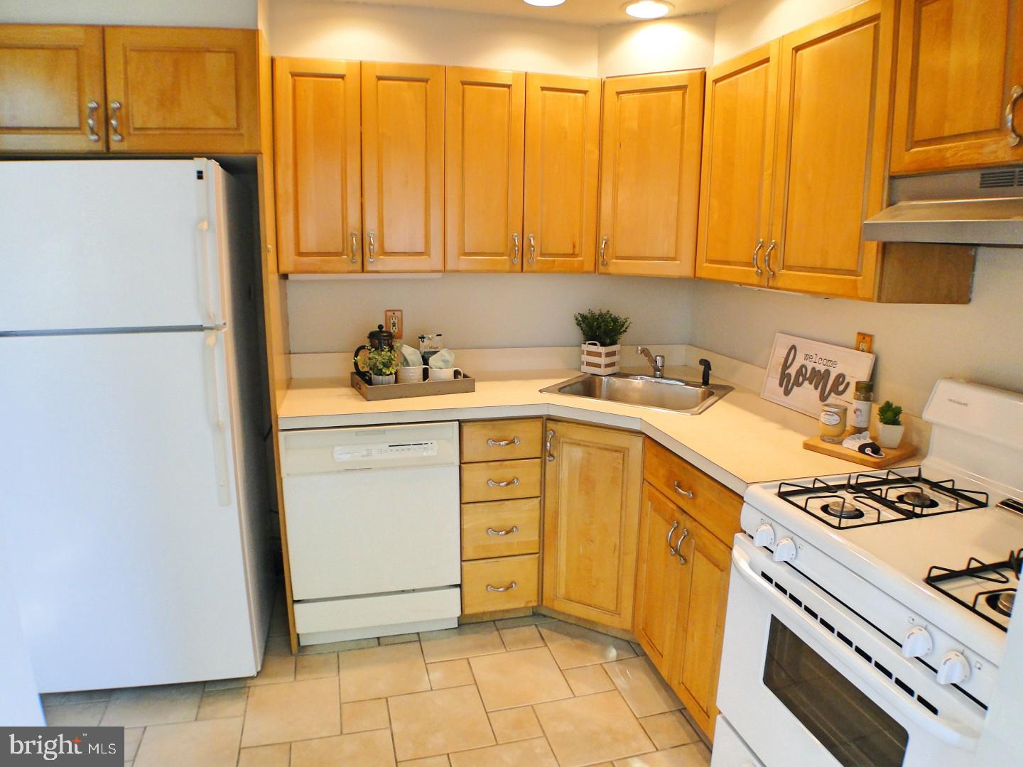 732 East Providence Road Aldan, PA 19018 - Photo 14 of 33 Kitchen