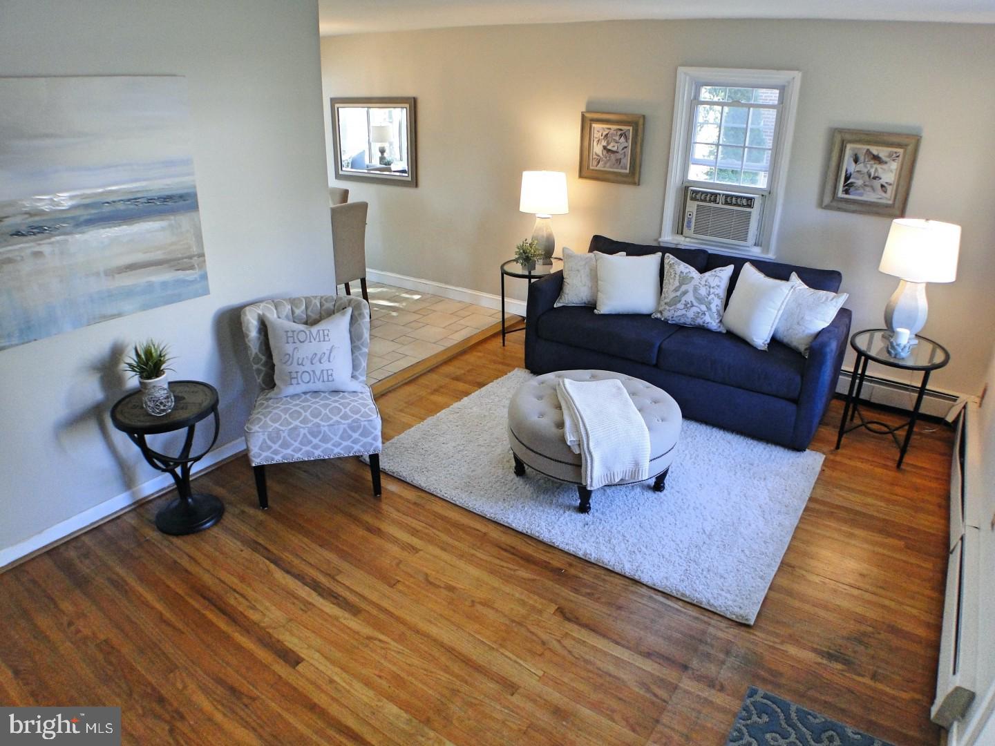 732 East Providence Road Aldan, PA 19018 - Photo 4 of 33 Living room with hardwood floors