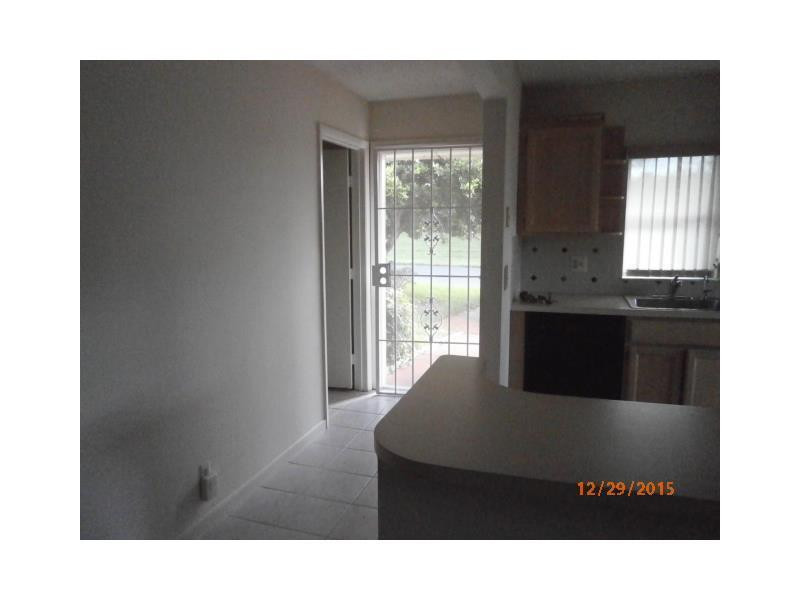 8861 Echo Lane, Unit 45 Boca Raton, FL 33496 - Photo 7 of 11 Kitchen.