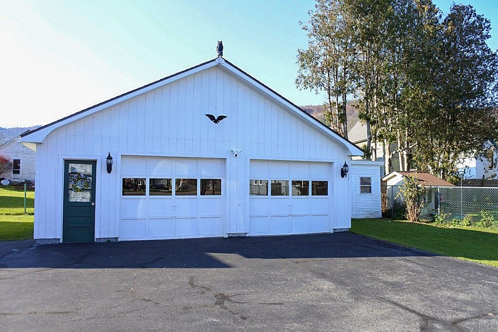 553 Main Street West Rutland, VT 05777 - Photo 4 of 40