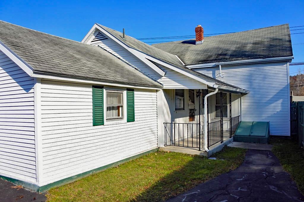 553 Main Street West Rutland, VT 05777 - Photo 5 of 40