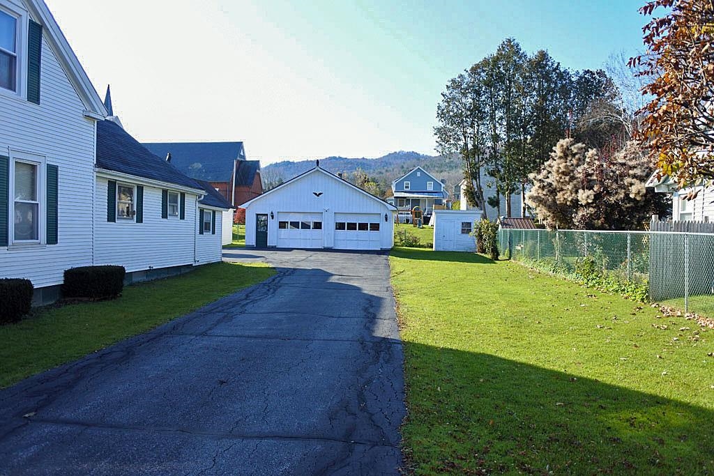 553 Main Street West Rutland, VT 05777 - Photo 7 of 40