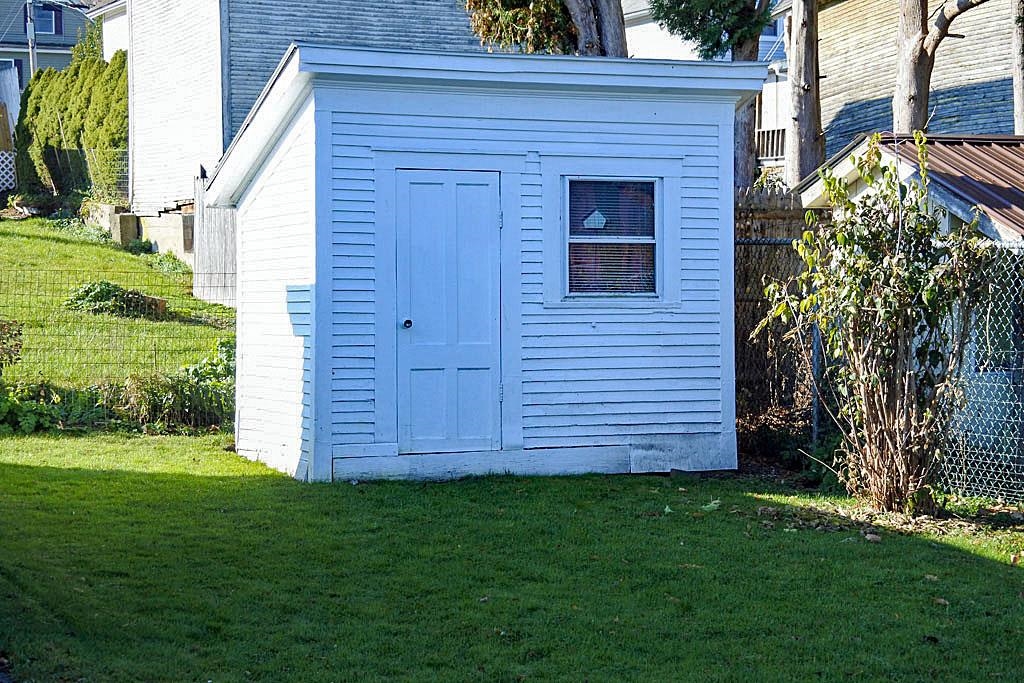 553 Main Street West Rutland, VT 05777 - Photo 8 of 40
