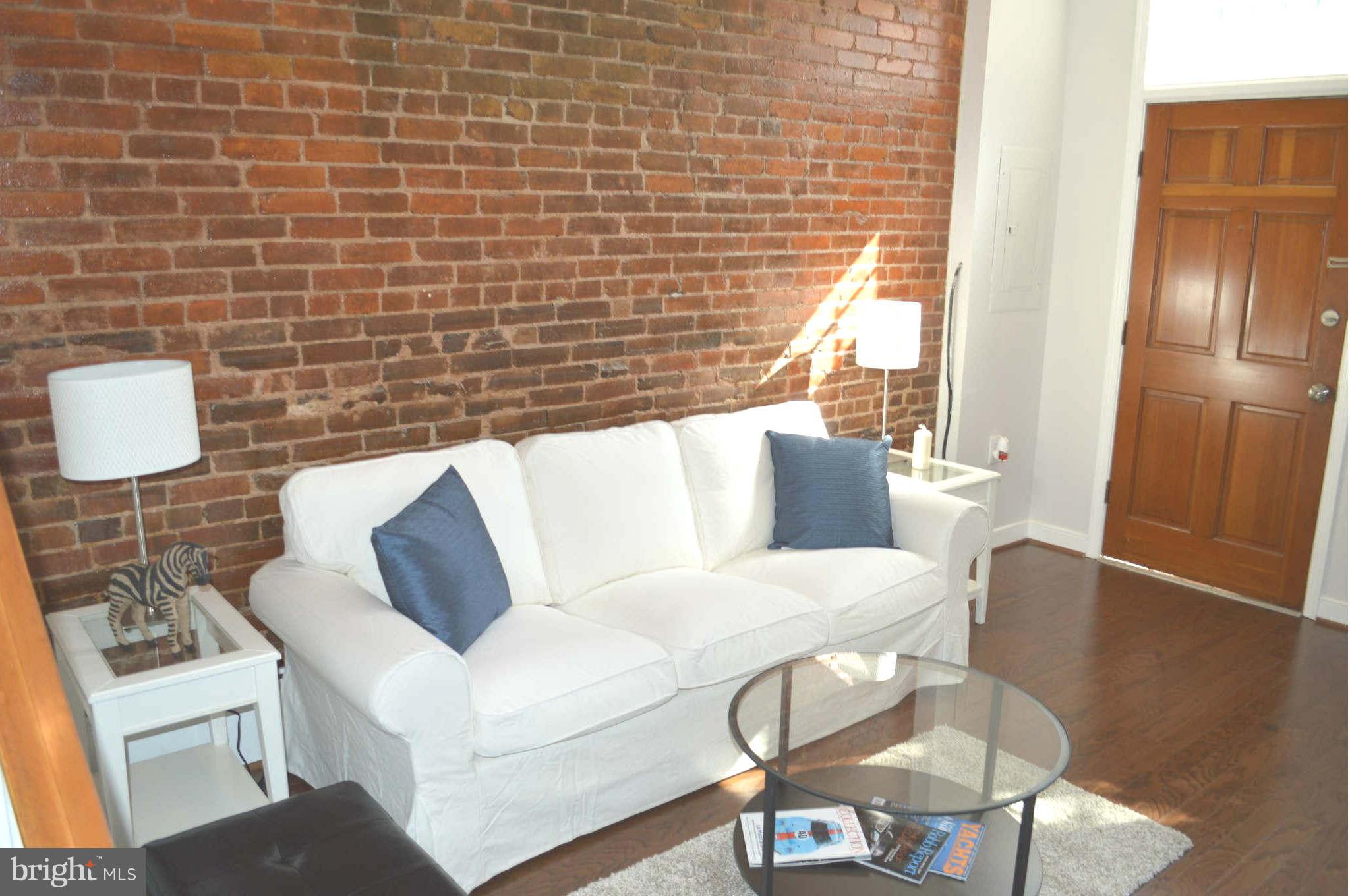 403 Franklin Street Northwest Washington, DC 20001 - Photo 3 of 18 Living Room