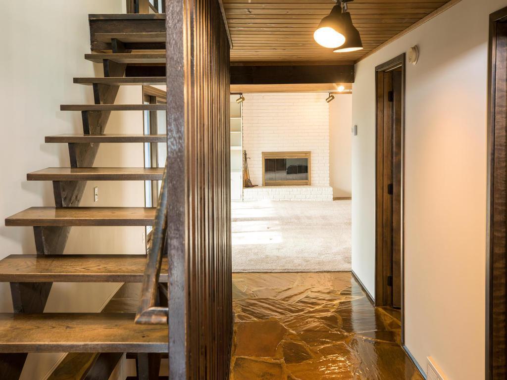 6300 Ridgeview Drive Edina, MN 55439 - Photo 13 of 35