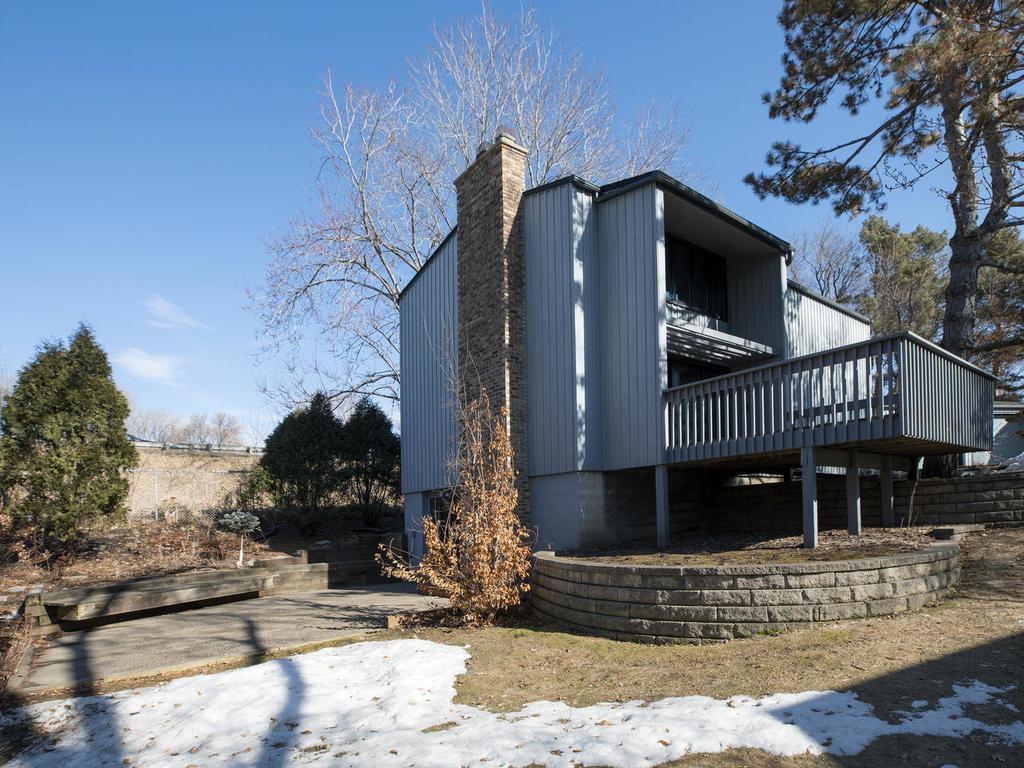 6300 Ridgeview Drive Edina, MN 55439 - Photo 3 of 35