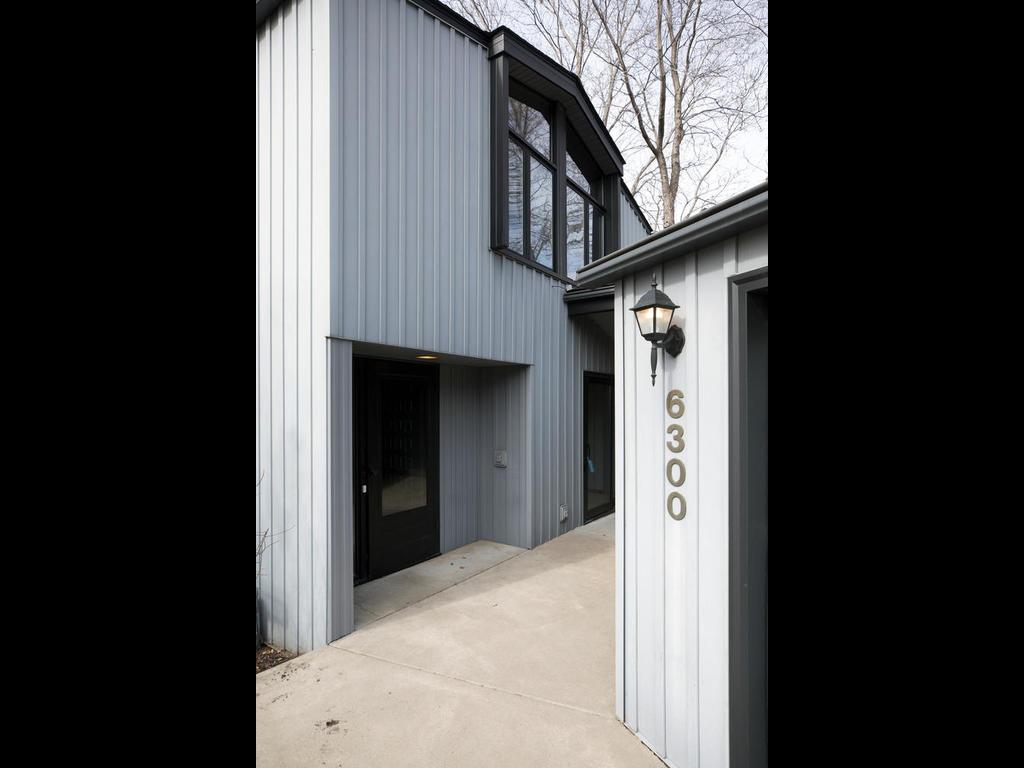 6300 Ridgeview Drive Edina, MN 55439 - Photo 7 of 35