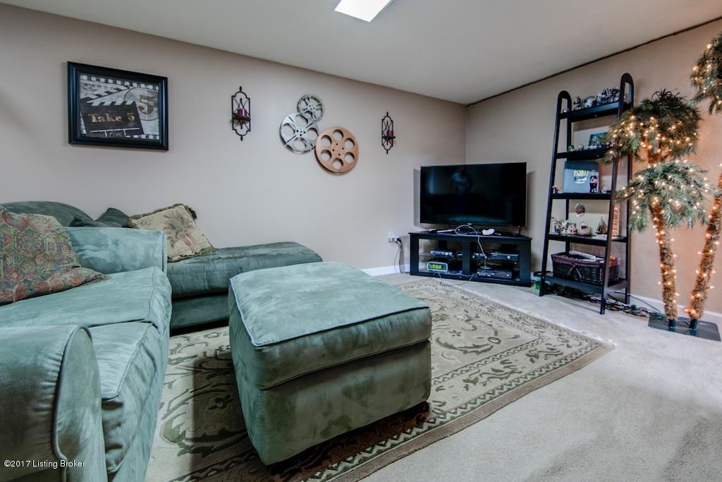 1008 Franelm Road Louisville, KY 40214 - Photo 12 of 28 1008 Franelm rd 12