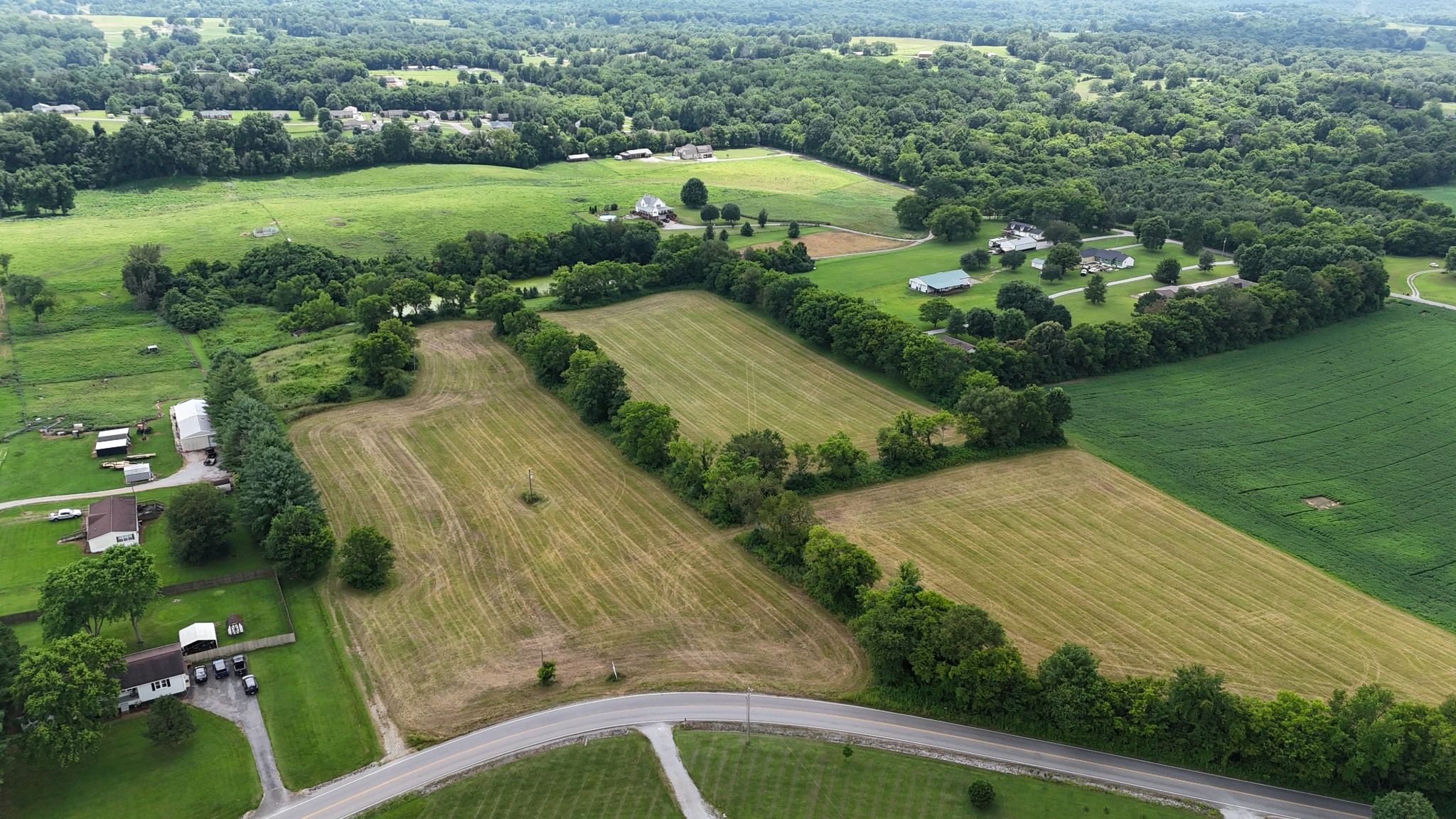an aerial view of a house having yard