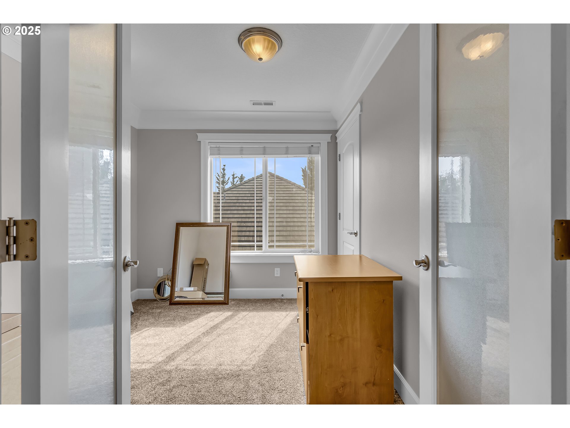 6336 Nicklaus Loop North Keizer, OR 97303 - Photo 30 of 45 a spacious bathroom with a tub sink and mirror
