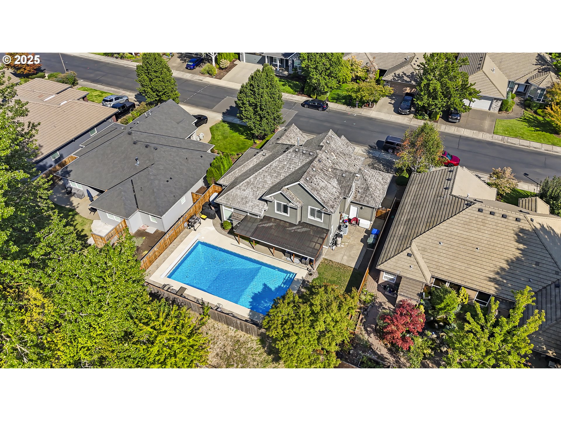 6336 Nicklaus Loop North Keizer, OR 97303 - Photo 42 of 45 an aerial view of a house with a garden