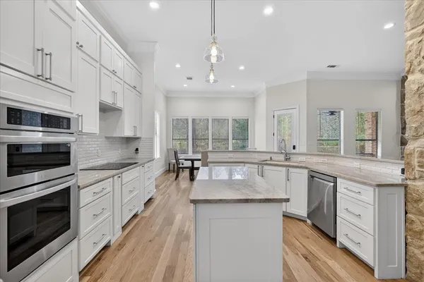 $773,500 | 5182 Bayshore Drive, Athens, TX 75752