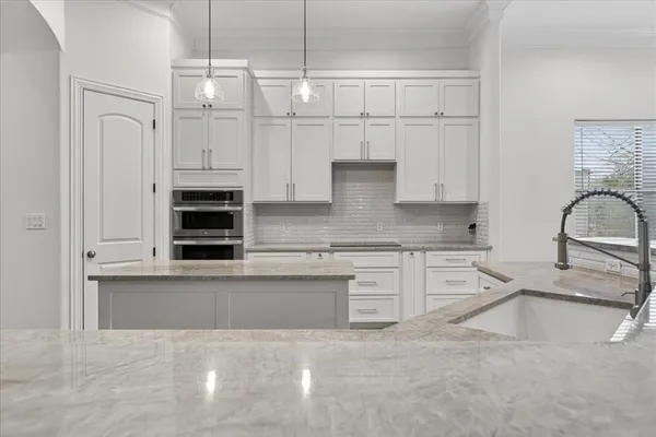 $773,500 | 5182 Bayshore Drive, Athens, TX 75752