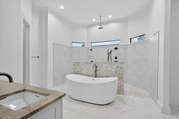 $773,500 | 5182 Bayshore Drive, Athens, TX 75752