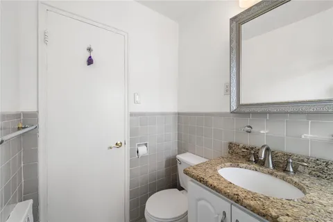 $379,000 | 224-30 Manor Road, Unit DUPLEX | Bellerose