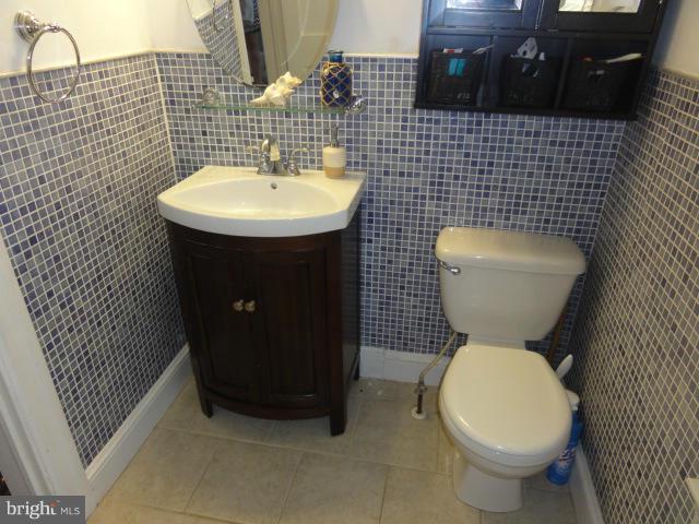 205 North Hammonds Ferry Road Linthicum Heights, MD 21090 - Photo 17 of 29 Bath (Master)
