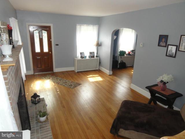 205 North Hammonds Ferry Road Linthicum Heights, MD 21090 - Photo 7 of 29 Living Room