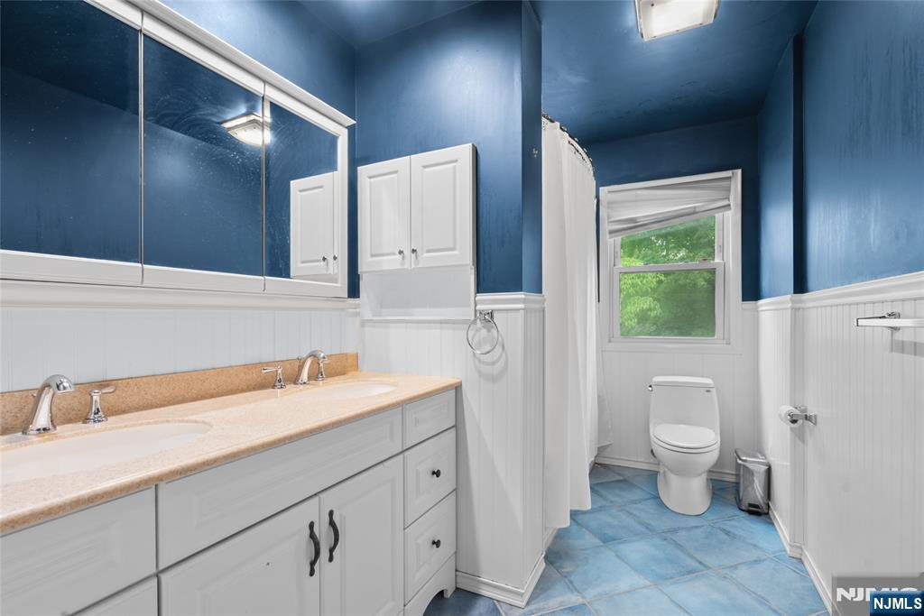 1759 Lilbet Road Teaneck, NJ 07666 - Photo 20 of 41