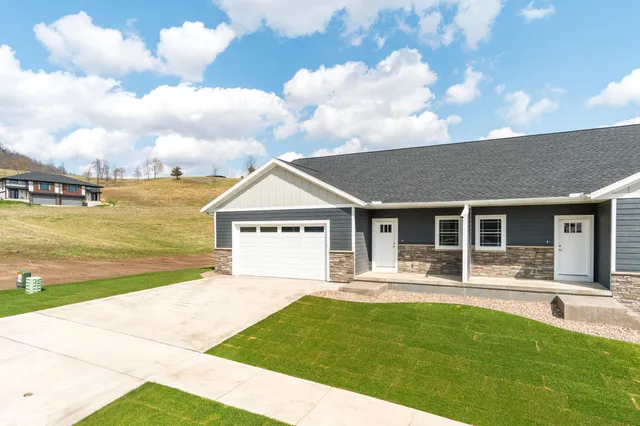 $425,000 | 4060 Brook Elizabeth Drive, Onalaska, WI 54650