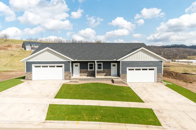 $425,000 | 4060 Brook Elizabeth Drive, Onalaska, WI 54650