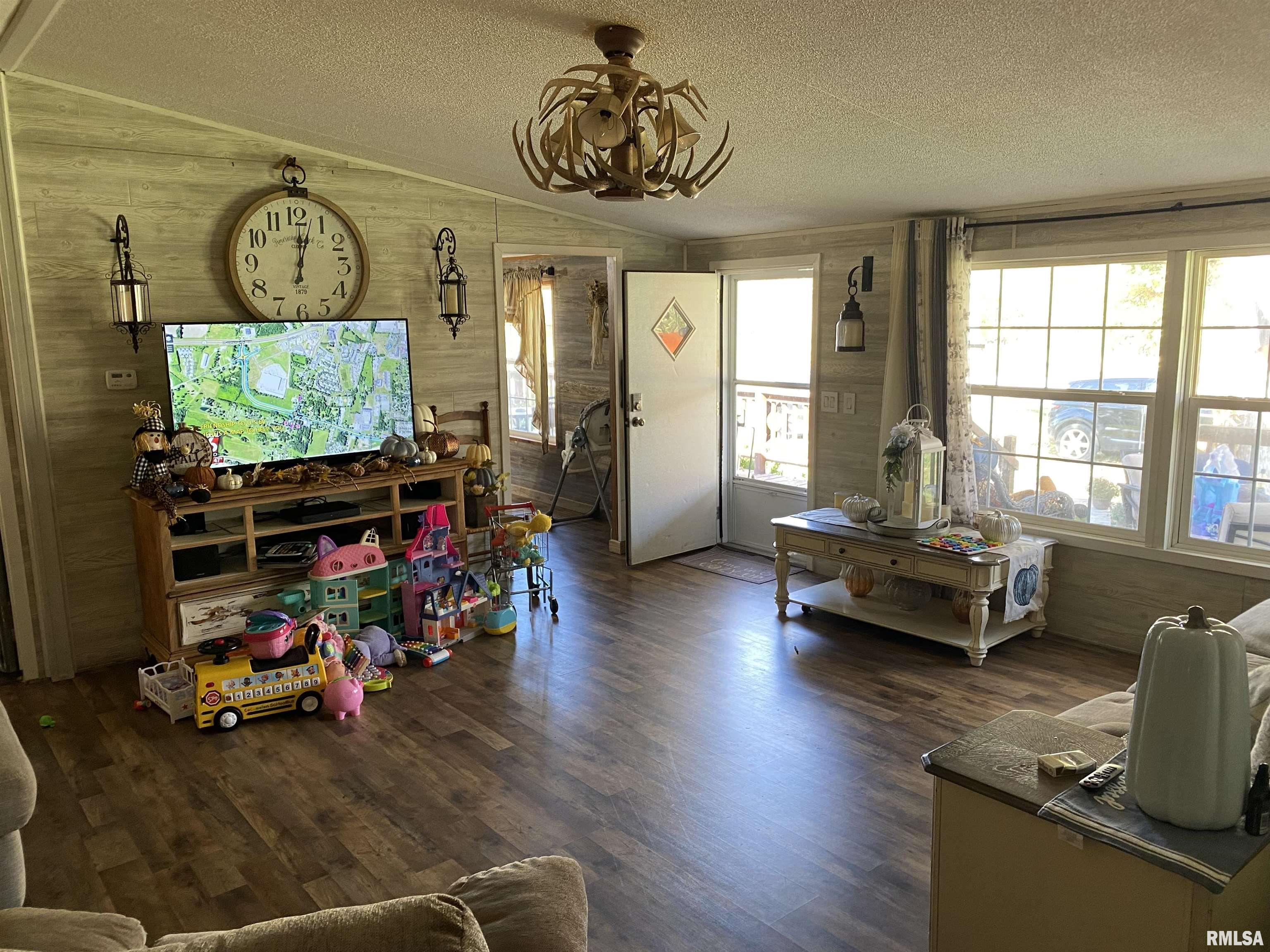10633 East Webb Road Mount Vernon, IL 62864 - Photo 4 of 35 Gallery Image 4
