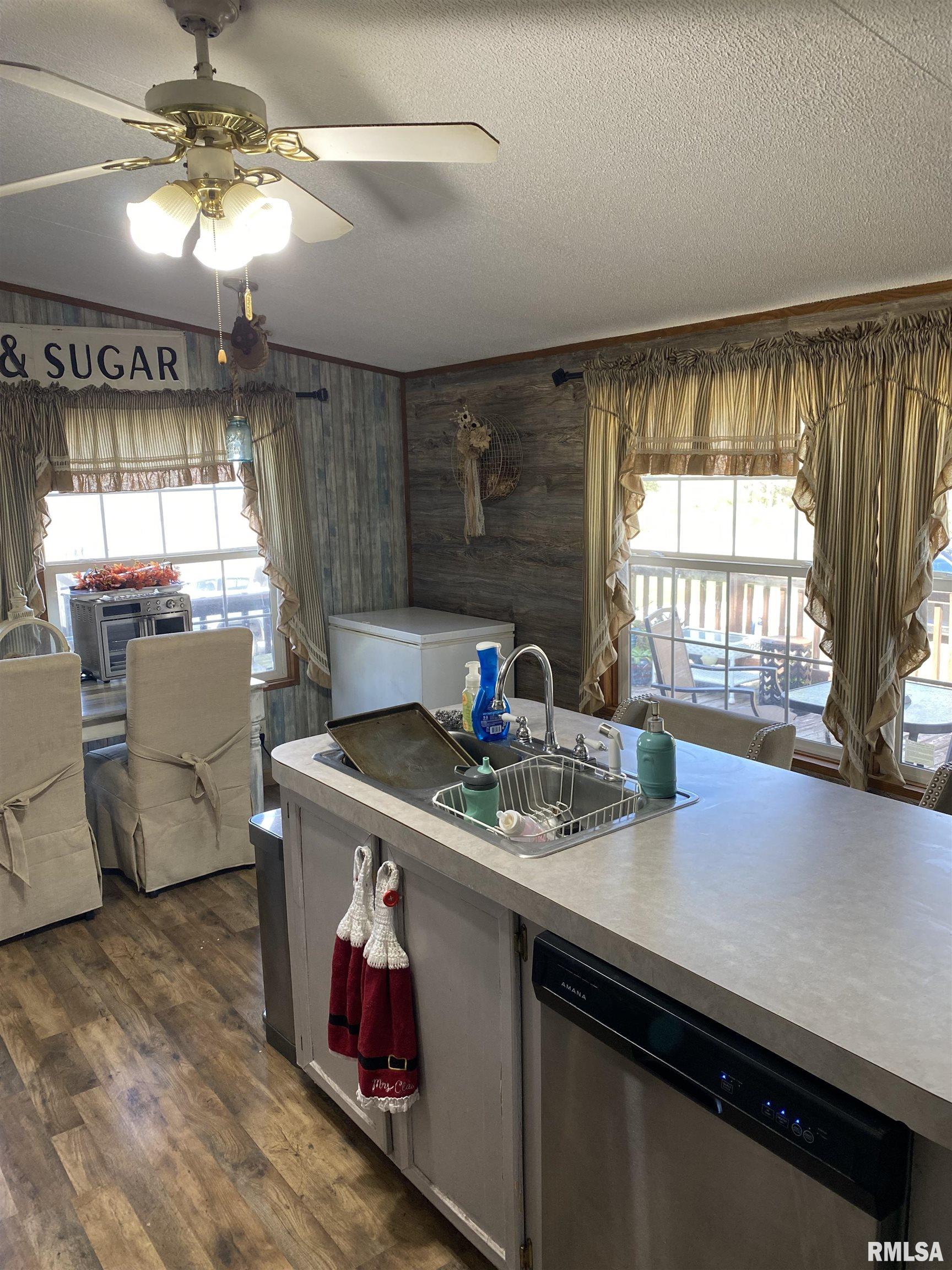 10633 East Webb Road Mount Vernon, IL 62864 - Photo 6 of 35 Gallery Image 6