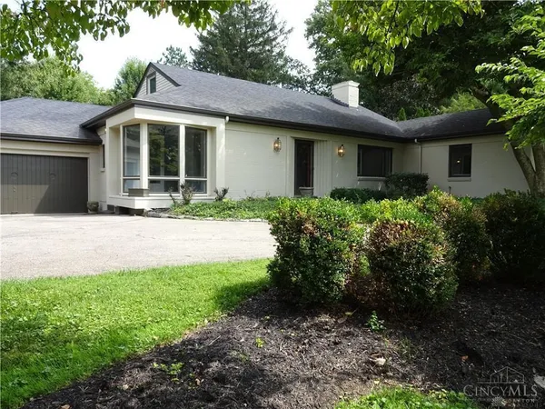 $3,975 | 2646 Fair Oaks Lane, Cincinnati, OH 45237