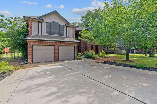 $585,000 | 222 Primrose Drive, Kyle, TX 78640