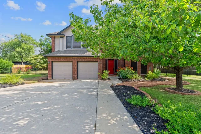 $585,000 | 222 Primrose Drive, Kyle, TX 78640