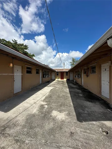 $1,200 | 5797 Flagler Street, Unit 3, Hollywood, FL 33023