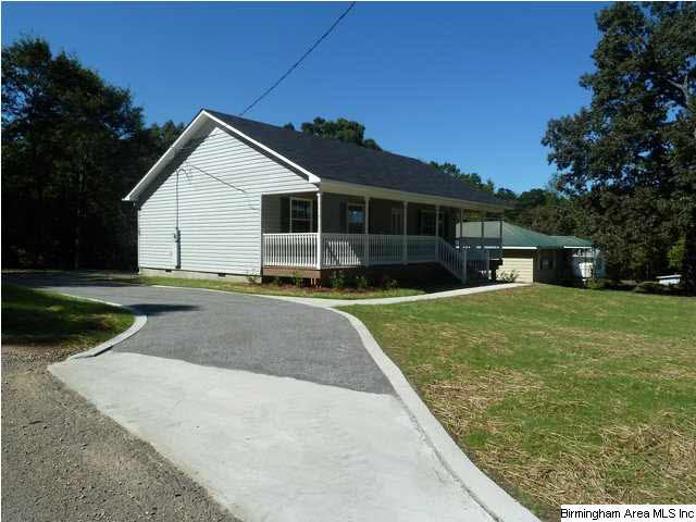 2176 Shannon Oxmoor Road Bessemer, AL 35022 - Photo 5 of 31