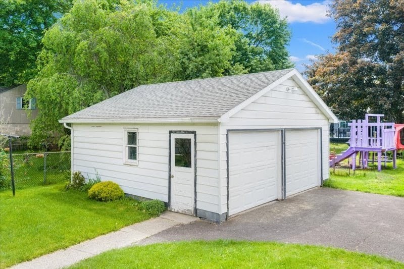 931 Westminster Road Endicott, NY 13760 - Photo 36 of 48