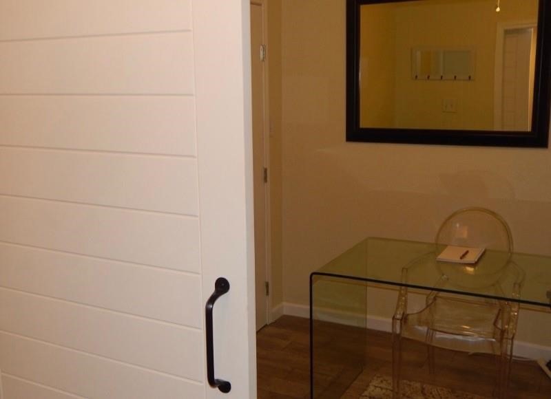 8821 Woodruff Street Houston, TX 77012 - Photo 9 of 20 a bathroom with a shower